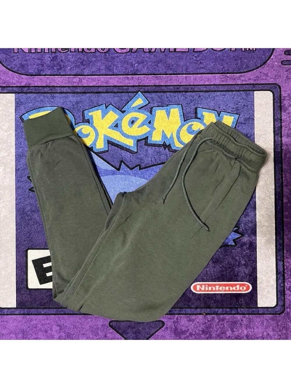 Small woman’s Khaki green sweatpants,